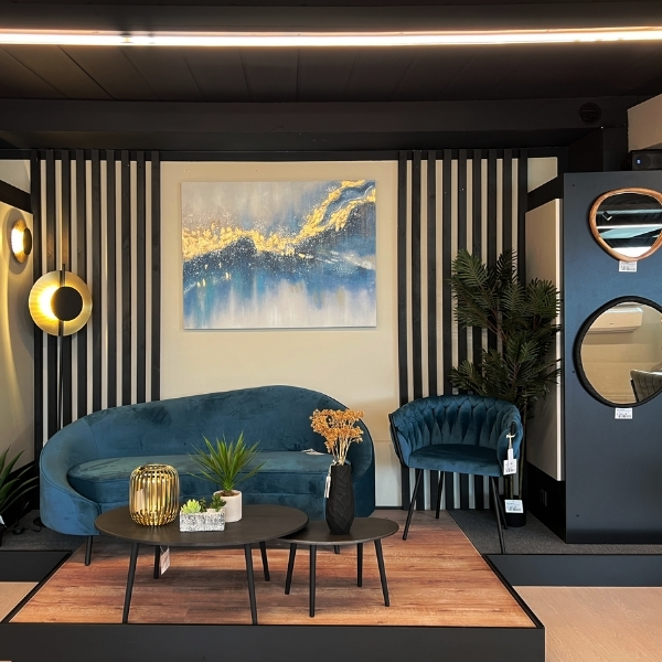Living: specchi e complementi