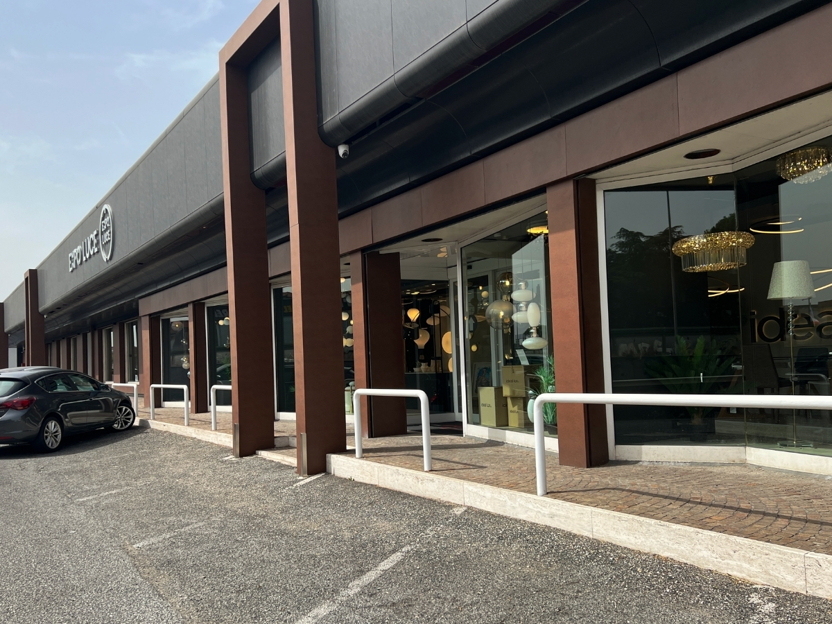 Ingresso showroom Expo Luce